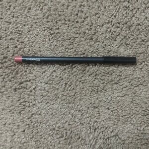 Lightly Used MAC Cosmetics Lip Liner in Velvet Teddy LE